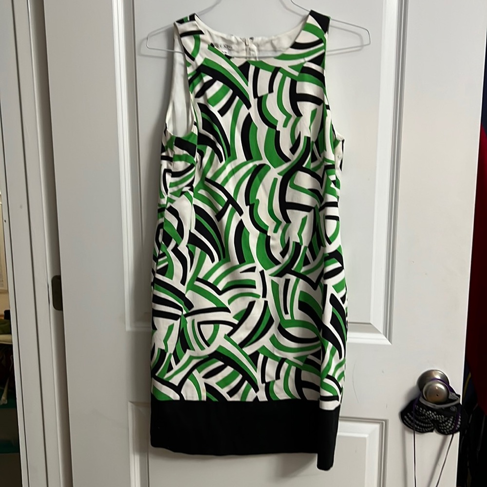 Green for Spring Maggy London Day Dress, 12, has pockets!!